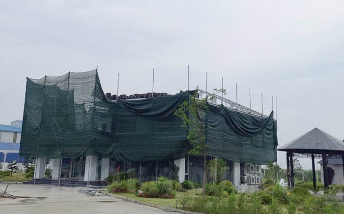 Công trình vi phạm tại xã Hồng Hưng mới tháo dỡ xong phần ngói chống nóng